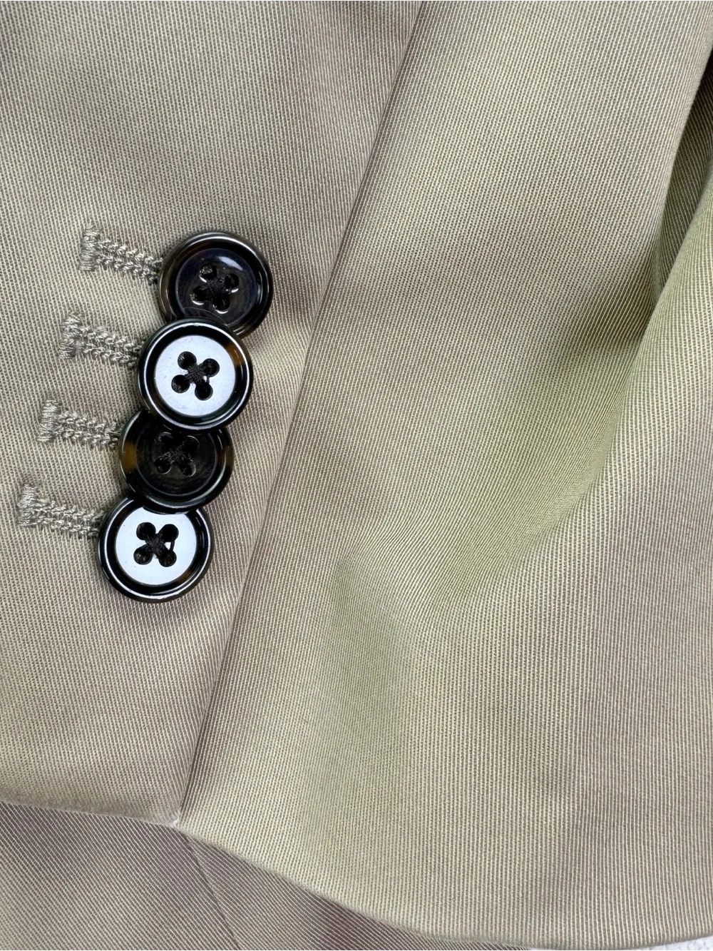 Banana Republic Men's‎ 44R Two-Button chino Sport Coat in tan slim fit stretch
